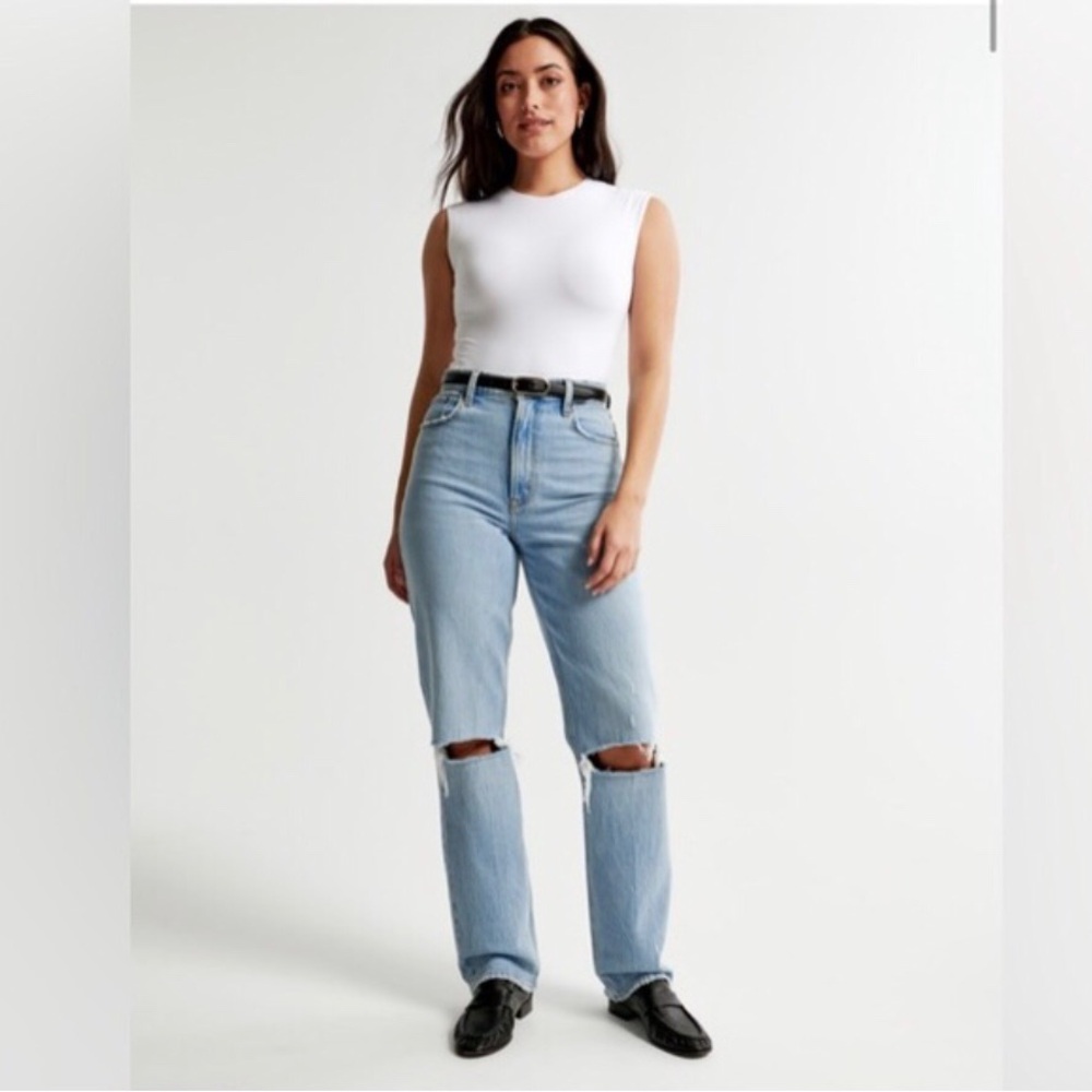 Abercrombie The 90's Straight Ultra High Rise Jeans